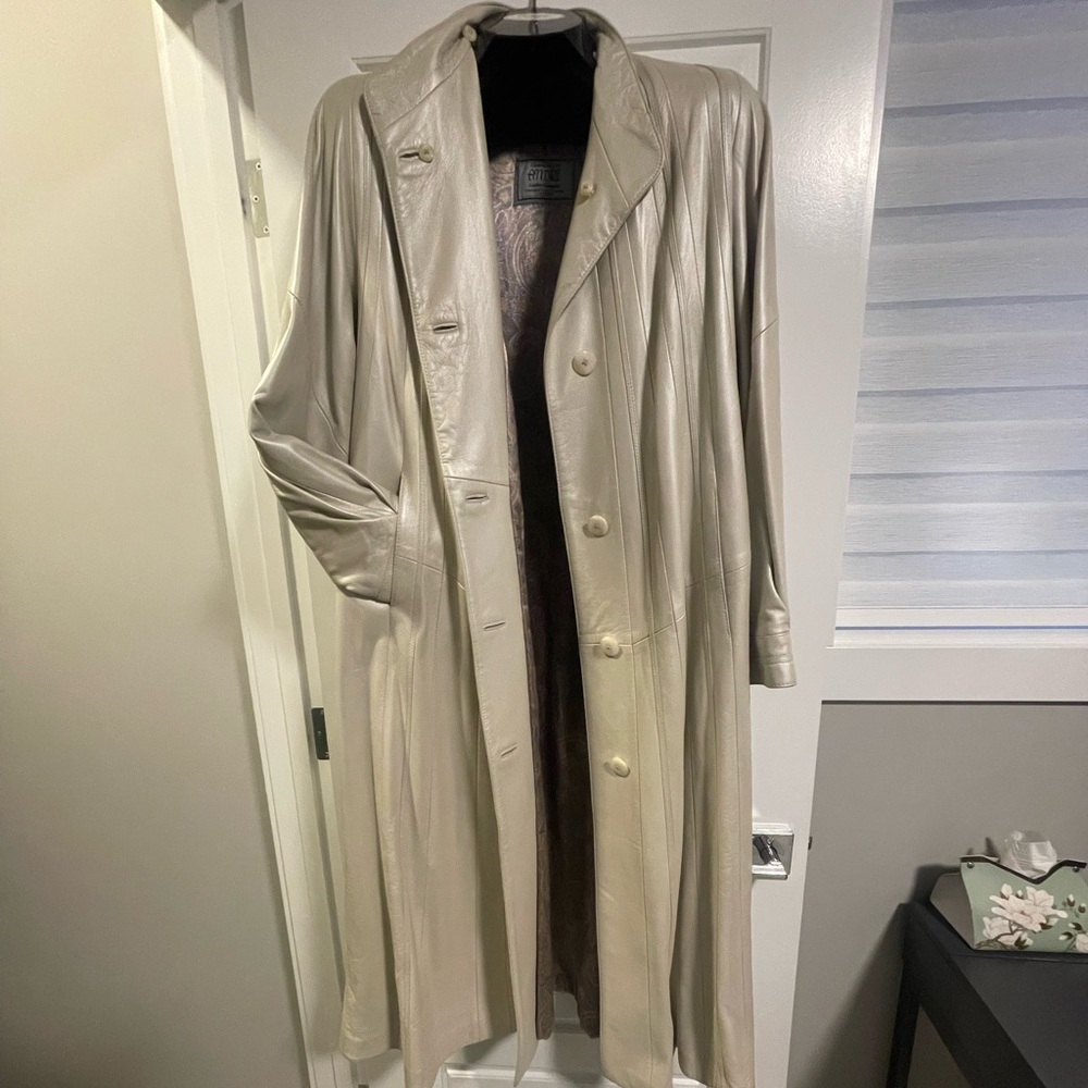 Unworn 1980s Vintage lamb skin coat